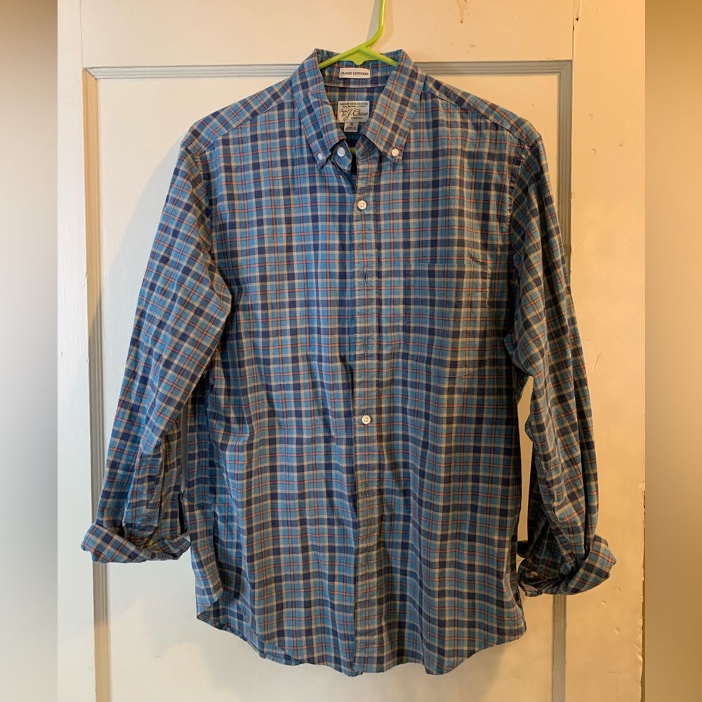 Men’s J Crew Secret Wash Classic Unticked Shirt in Small